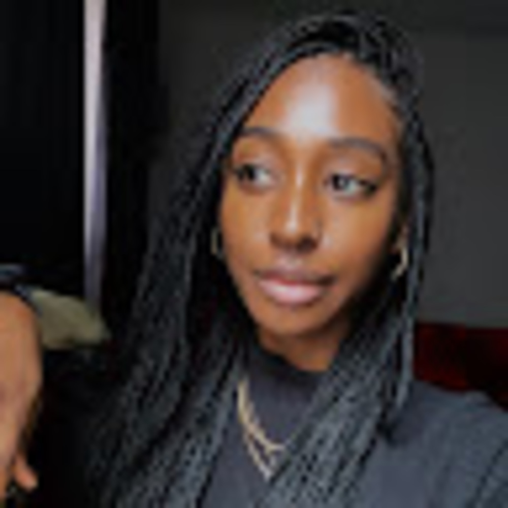 Meet your Posher, Dominique